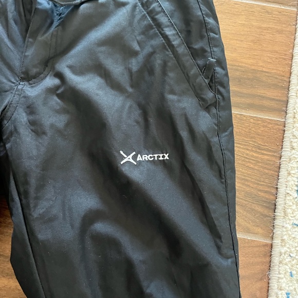 woman’s black snowboard cold weather pants - Picture 6 of 7